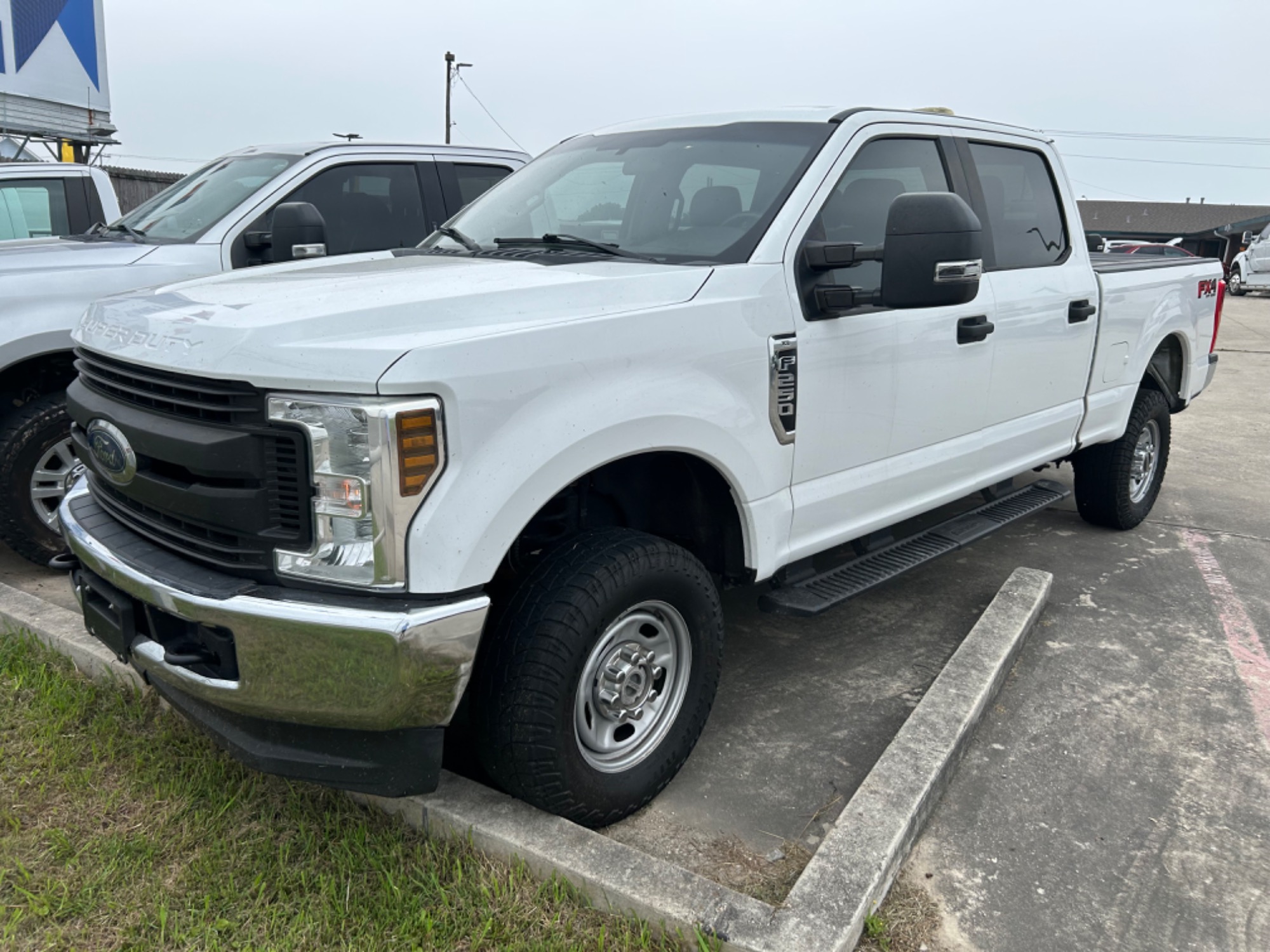 photo of 2019 Ford F-250 SD XL Crew Cab 4WD